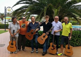 ﻿﻿I partecipanti al corso di chitarra acustica fingerstyle con Franco Morone a Grottammare in provincia di Ascoli Piceno nel 2015