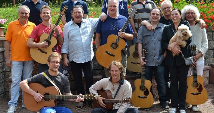 ﻿﻿I partecipanti del corso annuale estivo annuale di chitarra acustica fingerstyle con Franco Morone a Malosco in Trentino nel 2014
